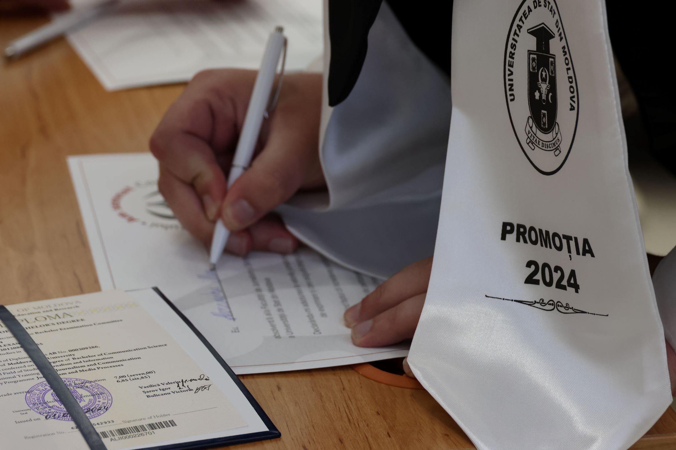 Absolvenții Facultății de Jurnalism de la USM și-au asumat să respecte Codul Deontologic al Jurnalistului
